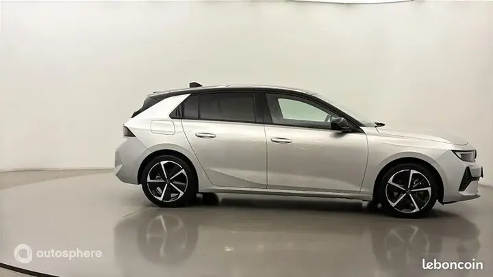 Opel Astra 2024 photo 4