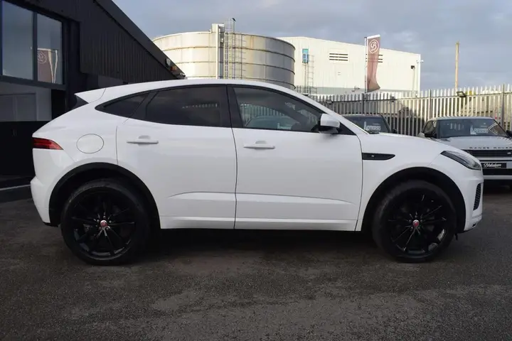Jaguar E-Pace 2020 photo 4
