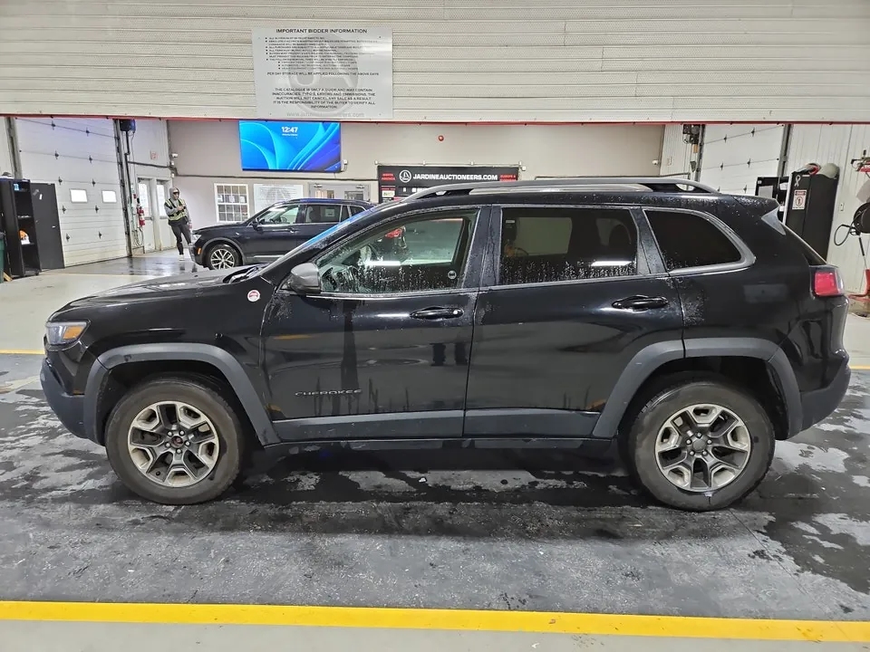 Jeep Cherokee 2019 photo 2