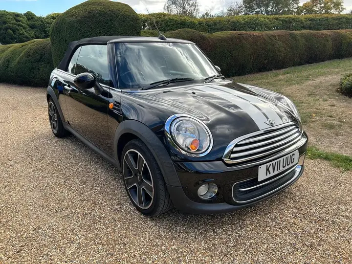 Mini Cooper 2011 photo 2