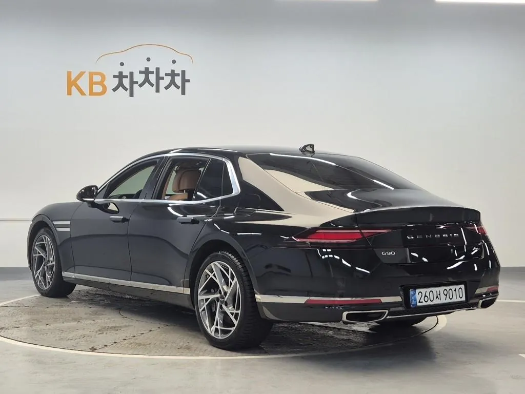 Genesis G90 2023 photo 2