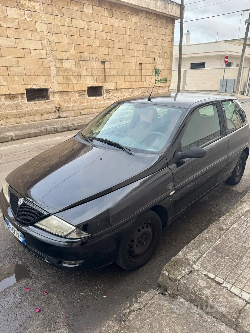 Lancia Y 2001 photo 2