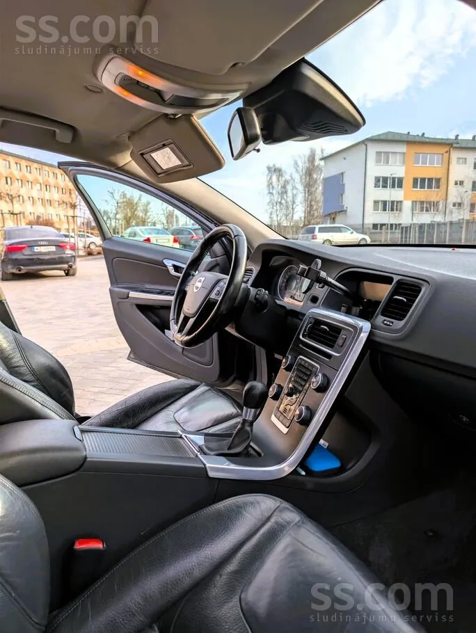 Volvo V60 2013 photo 5