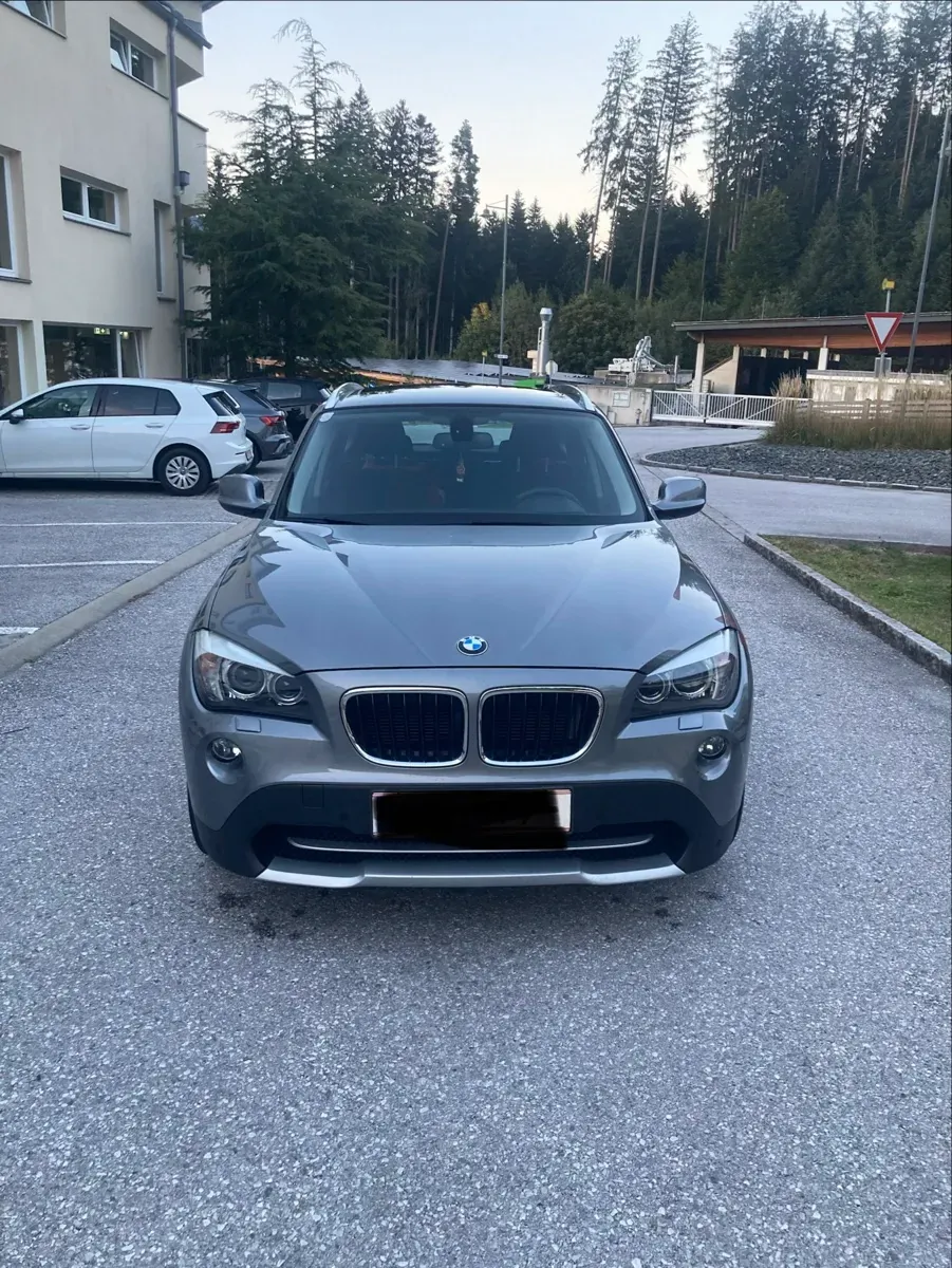 BMW X1 2012 photo 2