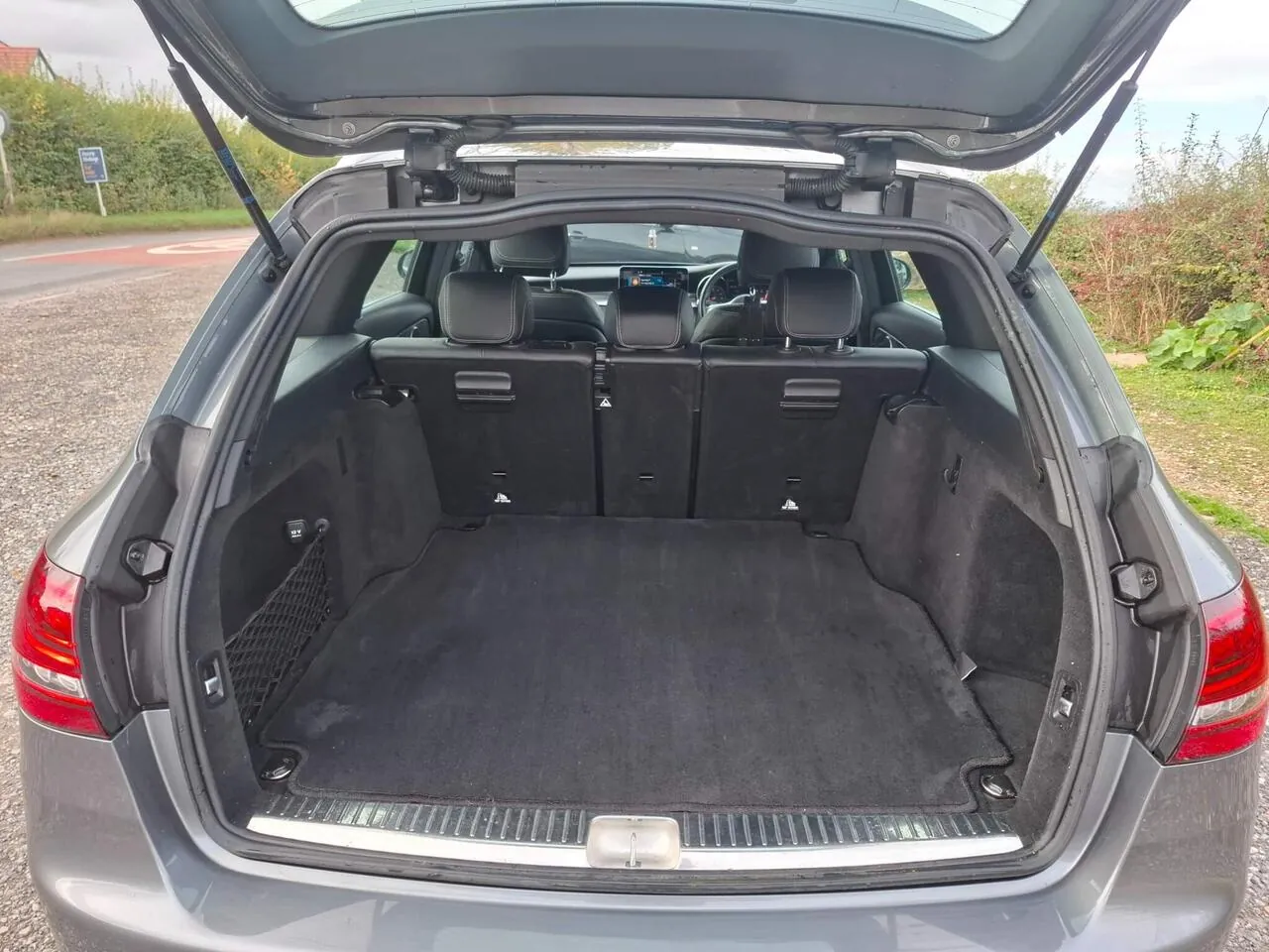 Mercedes-Benz C-Class 2019 photo 4