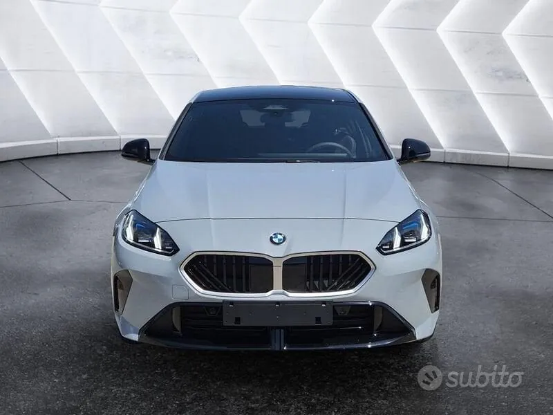 BMW 1 Series 2026 photo 2
