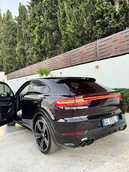 Porsche Cayenne 2021 photo 2