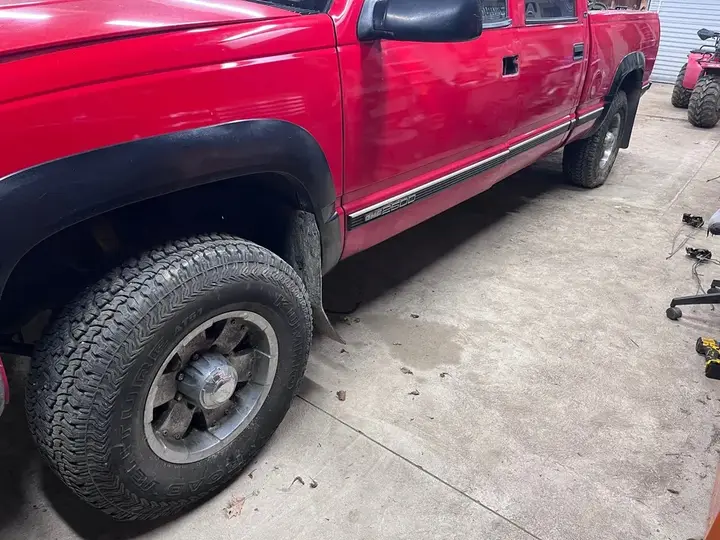 GMC Sierra 2000 photo 2