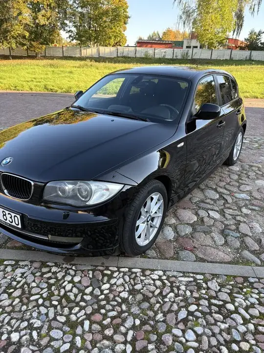 BMW 120 2010 photo 2