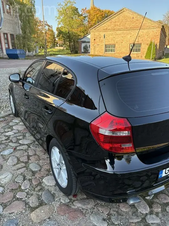 BMW 120 2010 photo 3