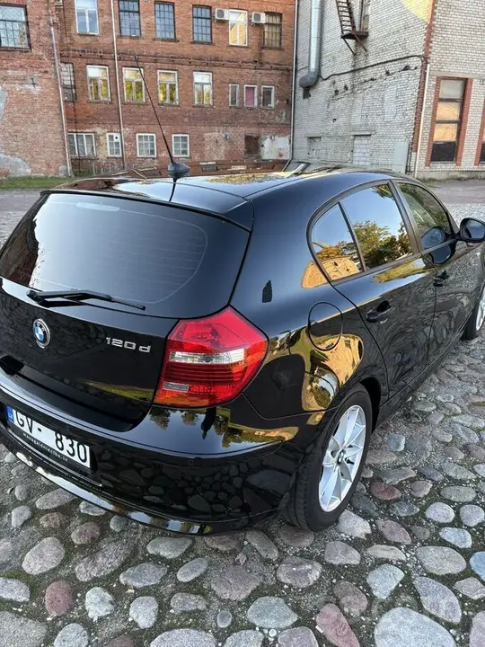 BMW 120 2010 photo 4