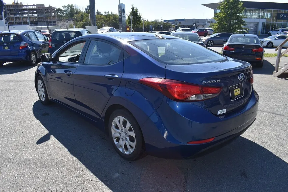 Hyundai Elantra 2016 photo 3