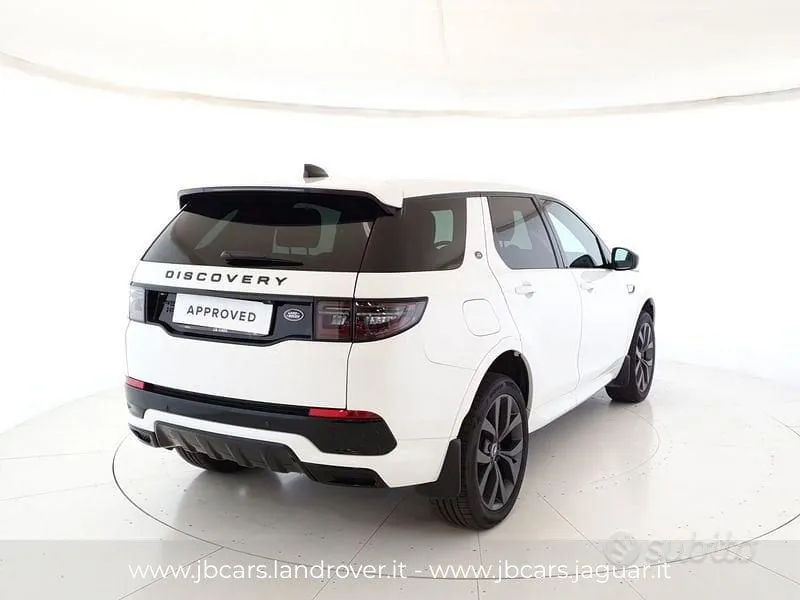 Land Rover Discovery Sport 2022 photo 2