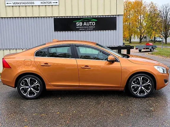 Volvo S60 2011 photo 2