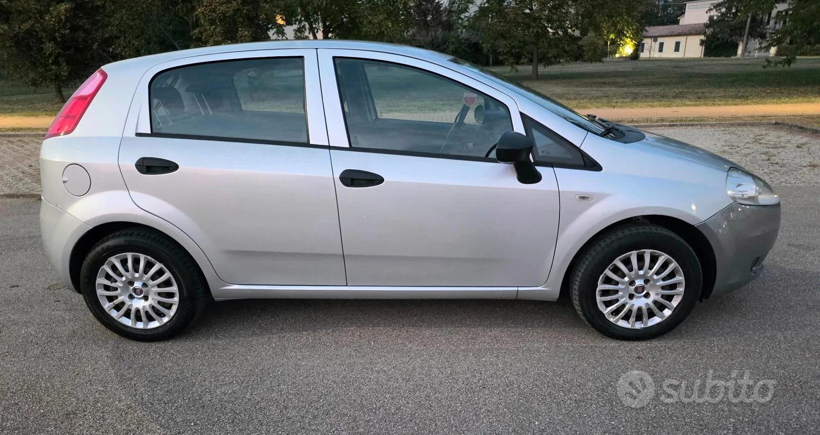 Fiat Grande Punto 2013 photo 5