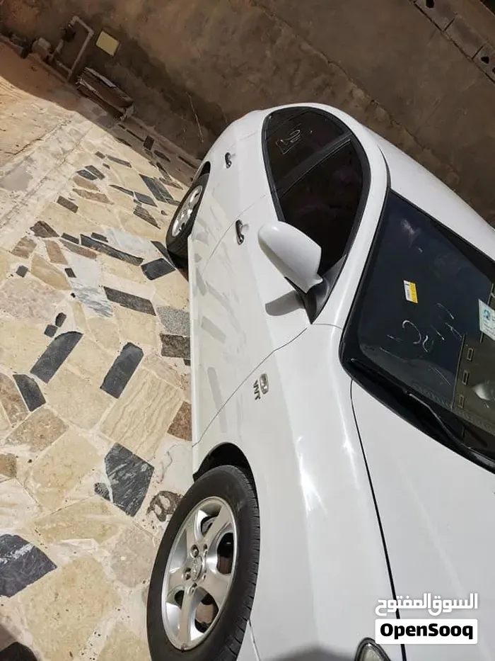 Hyundai Avante 2008 photo 2