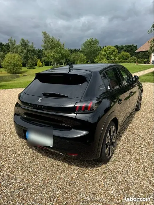 Peugeot 208 2020 photo 2