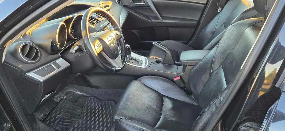Mazda 3 2011 photo 4