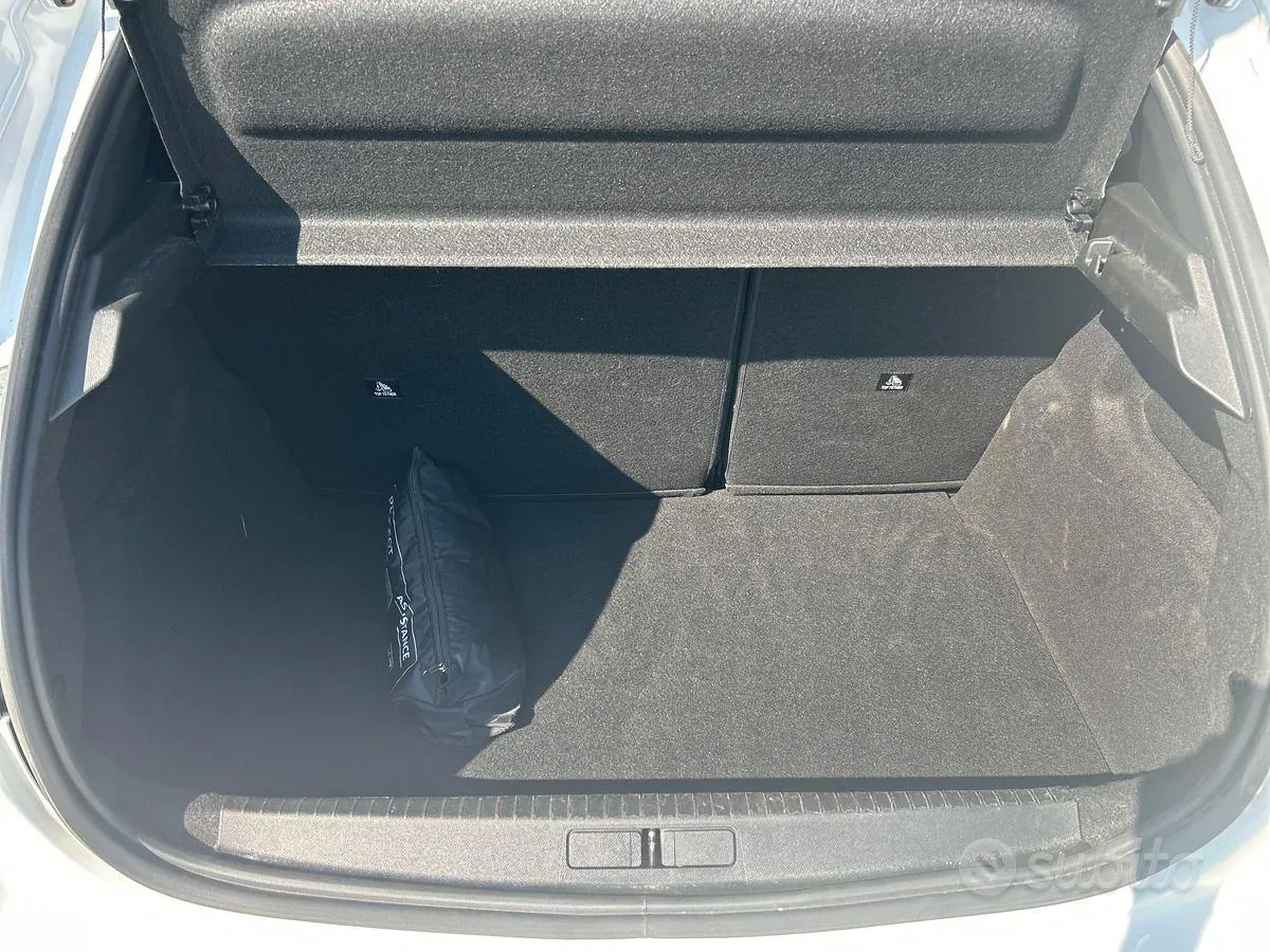 Peugeot 208 2023 photo 5