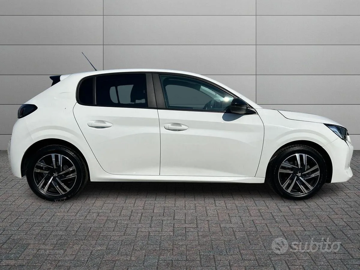 Peugeot 208 2023 photo 3