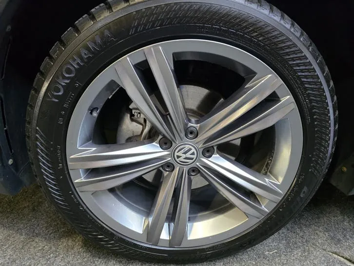 Volkswagen Tiguan 2018 photo 2