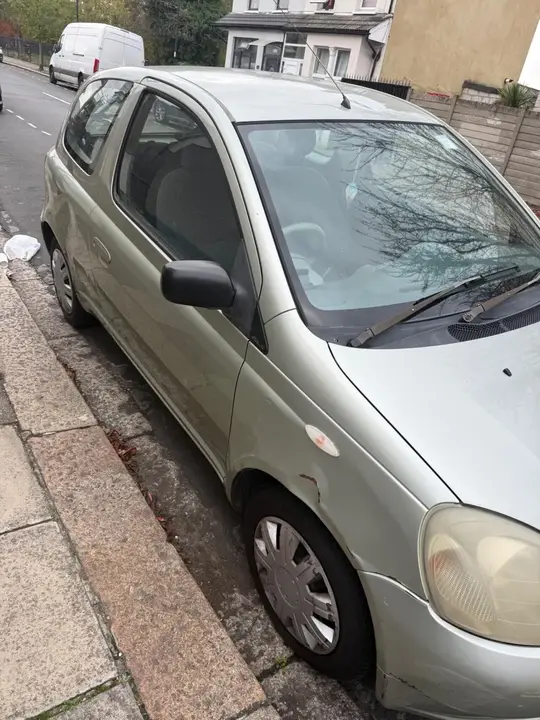 Toyota Yaris 2002 photo 3