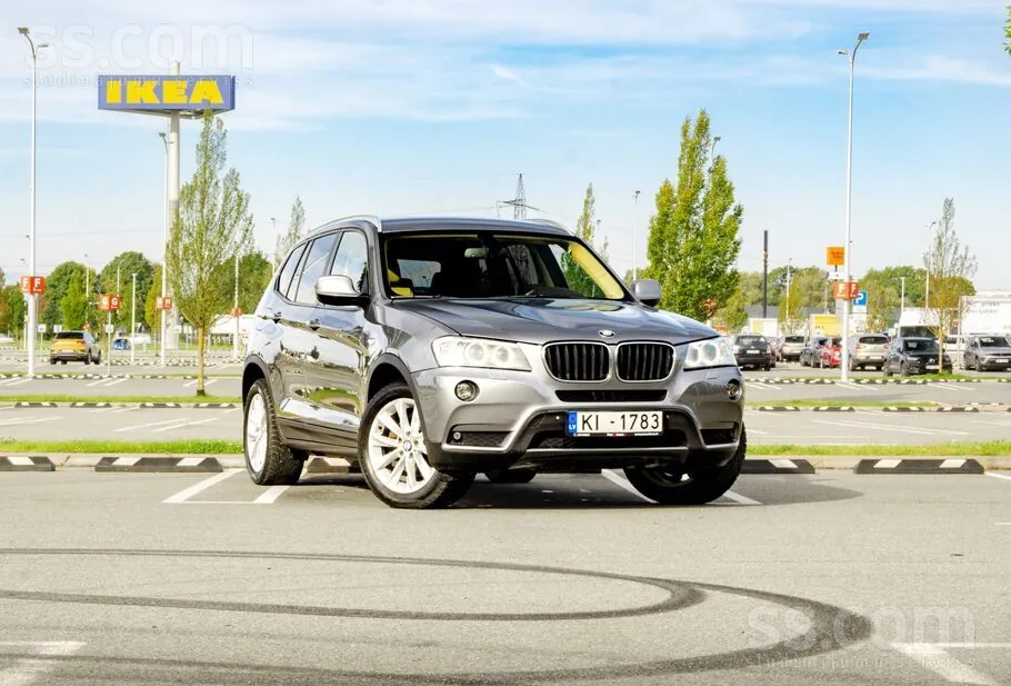 BMW X3 2011 photo 2