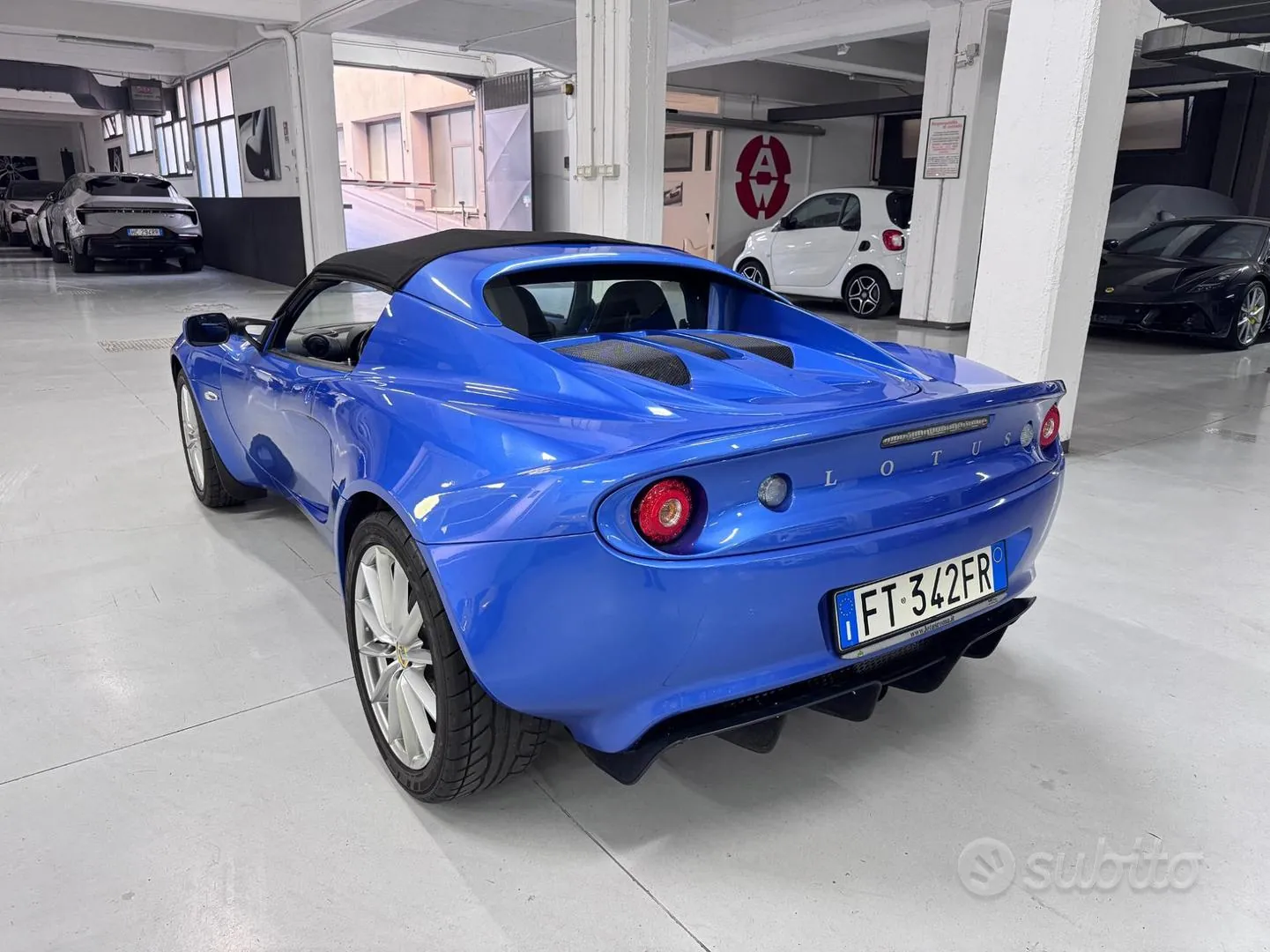 Lotus Elise 2017 photo 2