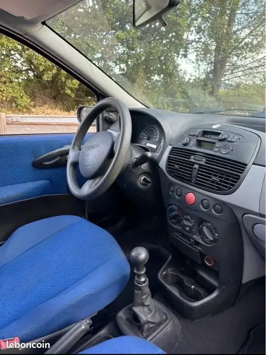 Fiat Punto 1999 photo 2