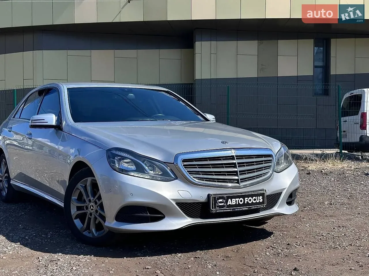 Mercedes-Benz E-Class 2015 photo 2