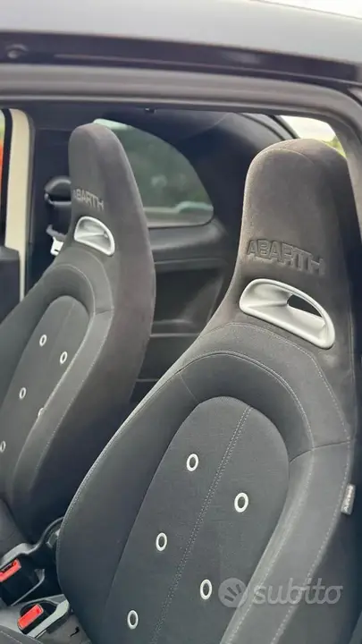 Abarth 595 2012 photo 2