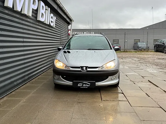 Peugeot 206 2002 photo 5