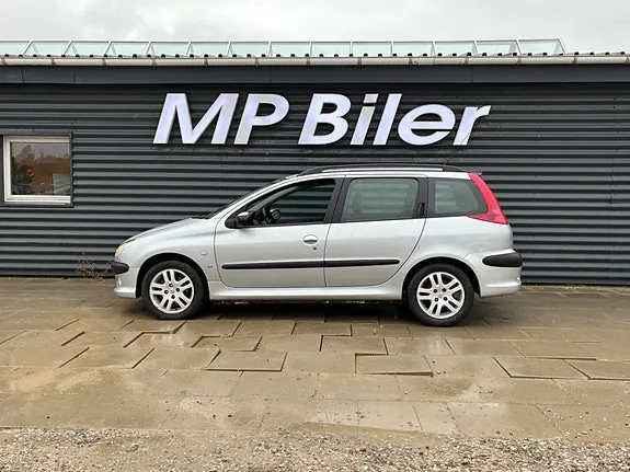 Peugeot 206 2002 photo 2