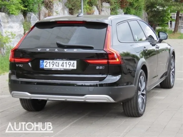 Volvo V90 2023 photo 3