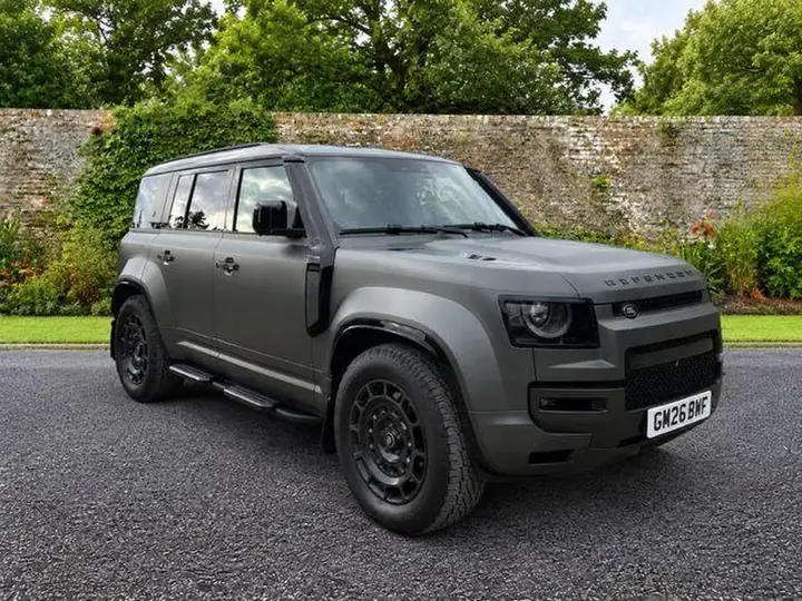 Land Rover Defender 110