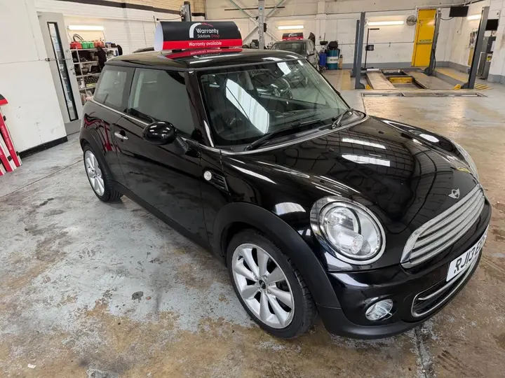 Mini Hatch 2013 photo 4