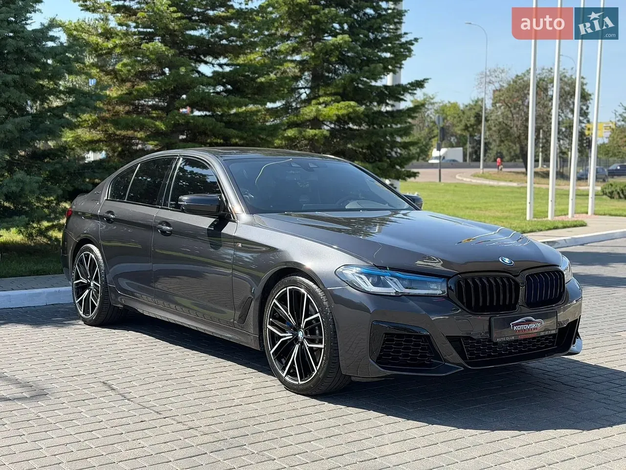 BMW 5 Series 2019 photo 4
