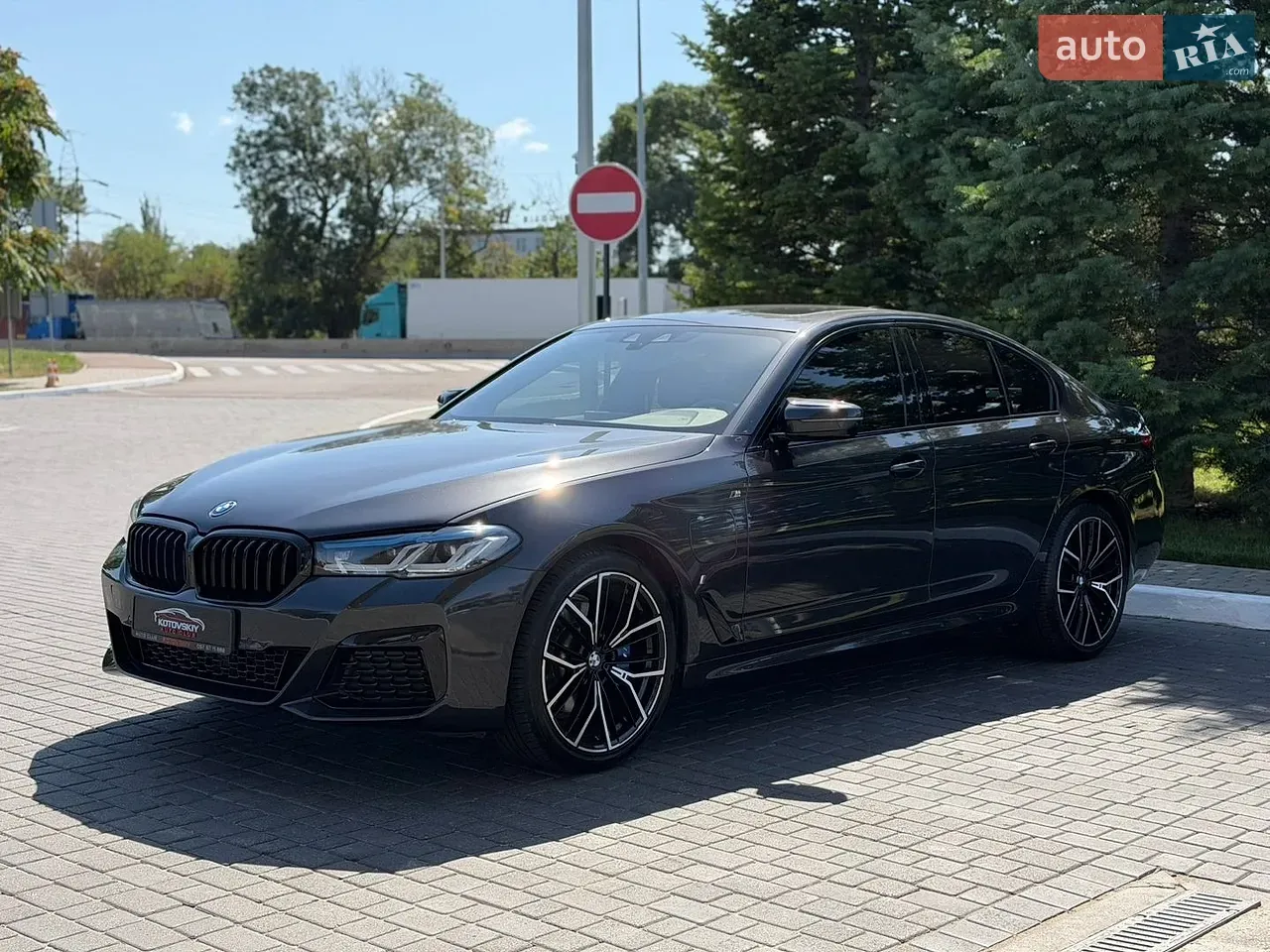 BMW 5 Series 2019 photo 5