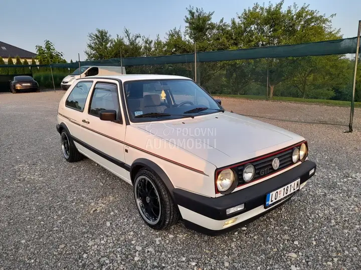 Volkswagen Golf 2
