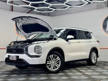 Mitsubishi Outlander 2023 photo 4