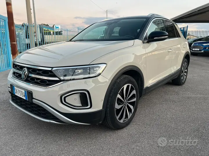 Volkswagen T-Roc 2023 photo 3