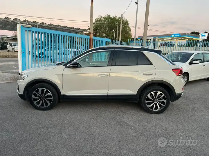Volkswagen T-Roc 2023 photo 4