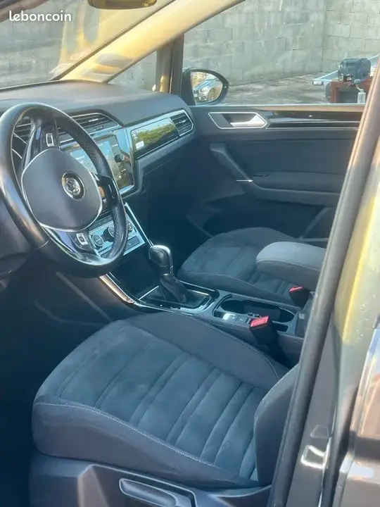 Volkswagen Touran 2018 photo 3