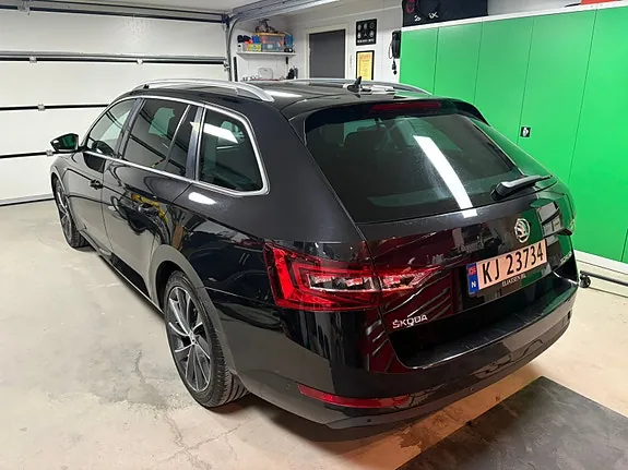 Skoda Superb 2016 photo 5