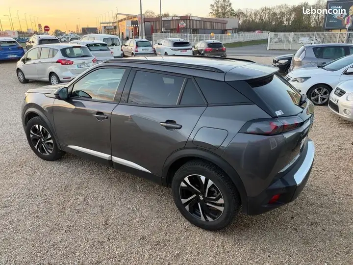Peugeot 2008 2021 photo 3
