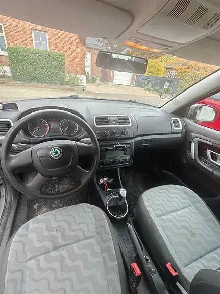 Skoda Fabia 2009 photo 2