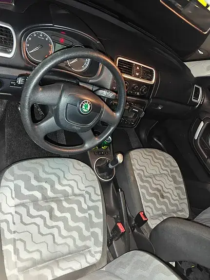 Skoda Fabia 2009 photo 4