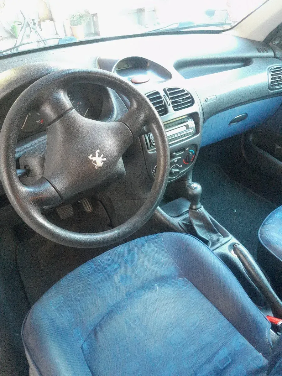 Peugeot 206 2001 photo 3