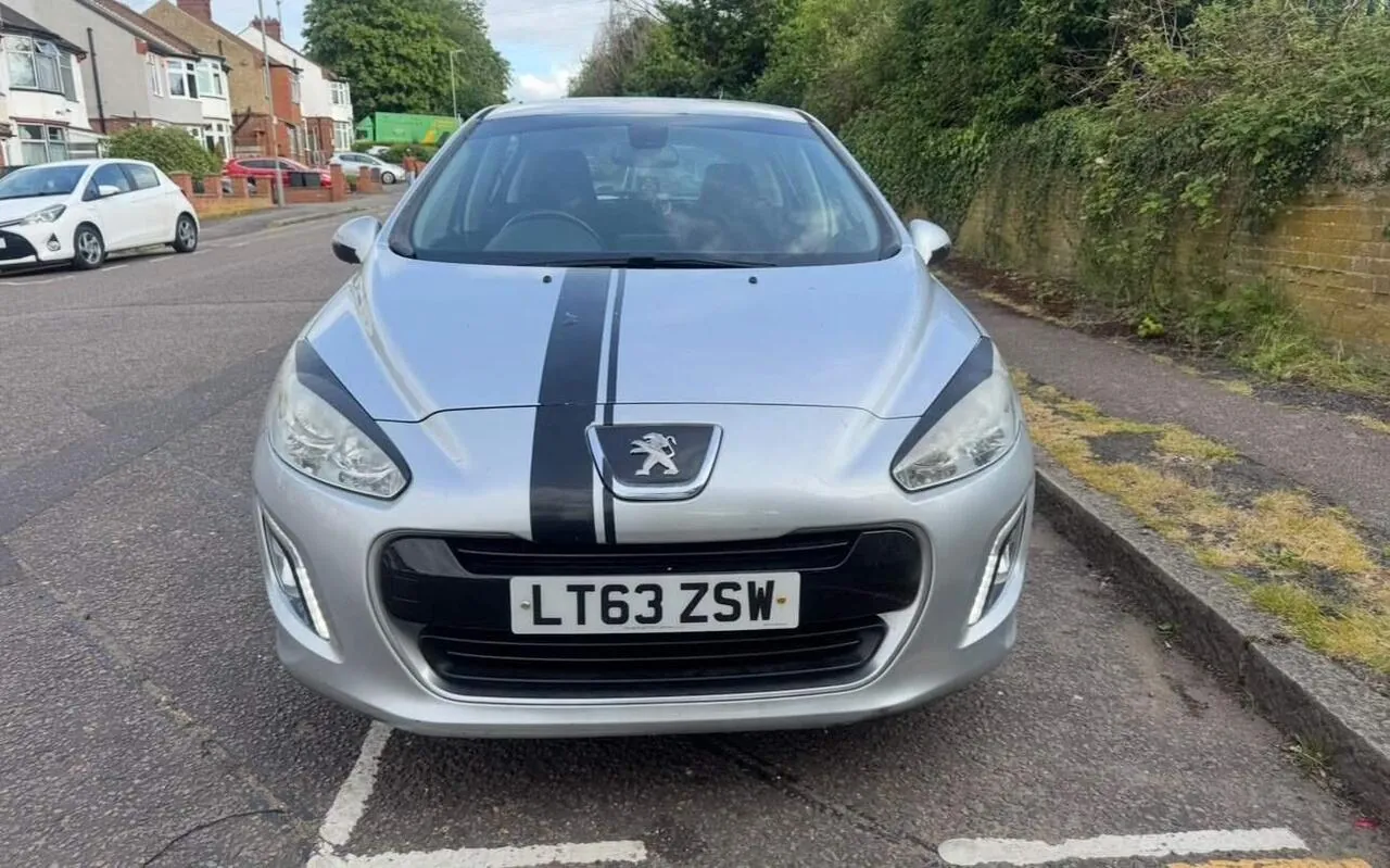 Peugeot 308 2013 photo 2