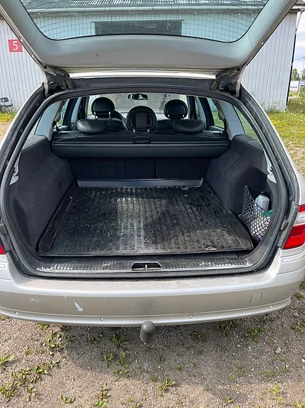 Mercedes-Benz E220 D 2003 photo 5